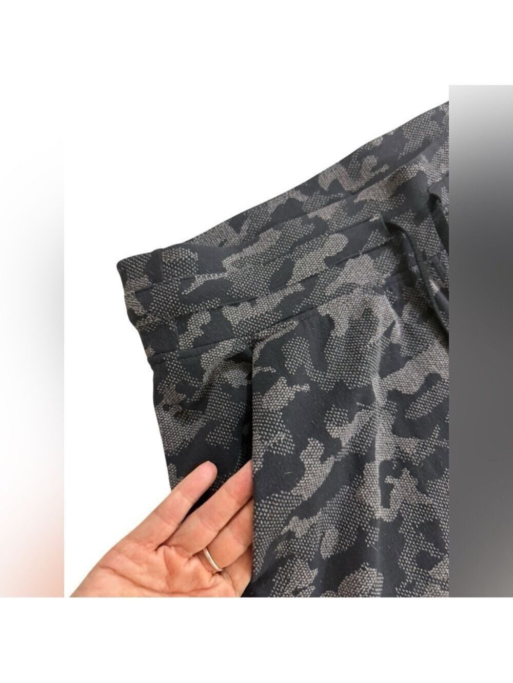 Lululemon Athletica Camo Jacquard Black Lunar Rock Camo Joggers W6BJGS Sz8 - Picture 6 of 12